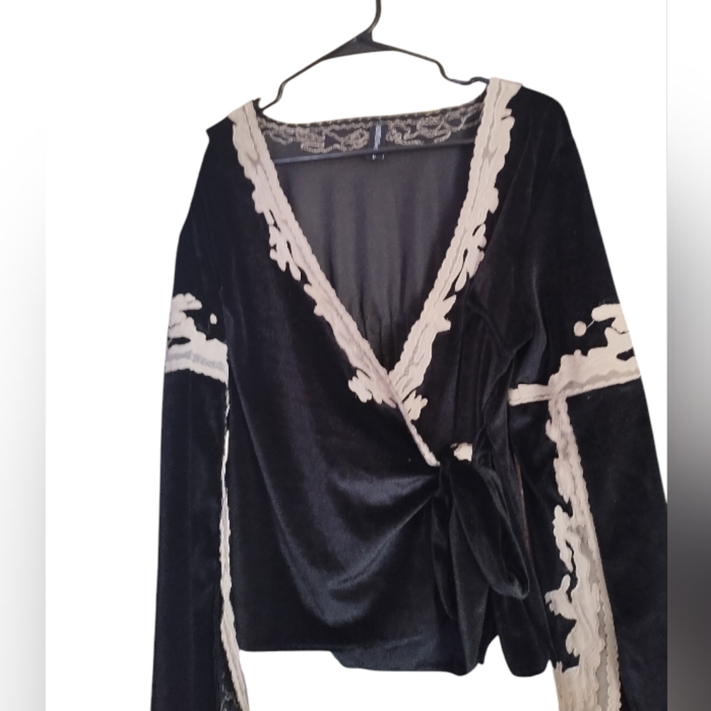 Sacred Threads large women's velvet and lace top